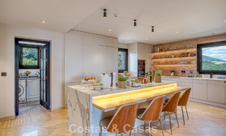 Luxueux penthouse avec vue sur la mer à vendre dans une communauté fermée sur le très convoité Golden Mile de Marbella 778606 