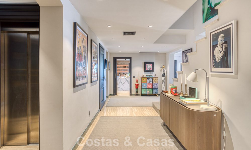 Luxueux penthouse avec vue sur la mer à vendre dans une communauté fermée sur le très convoité Golden Mile de Marbella 778609