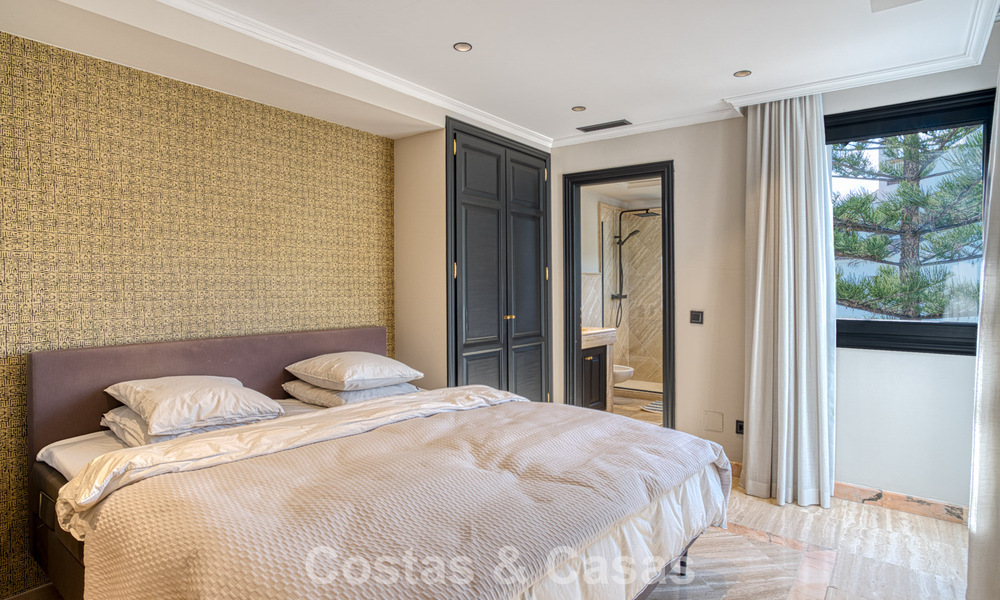 Luxueux penthouse avec vue sur la mer à vendre dans une communauté fermée sur le très convoité Golden Mile de Marbella 778613