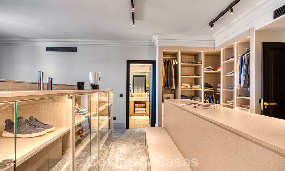 Luxueux penthouse avec vue sur la mer à vendre dans une communauté fermée sur le très convoité Golden Mile de Marbella 778619