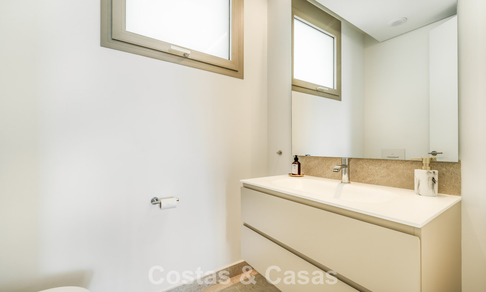 Appartement de prestige de 3 chambres à vendre avec vue sur la mer, le golf et les montagnes à La Quinta, Marbella - Benahavis 778733