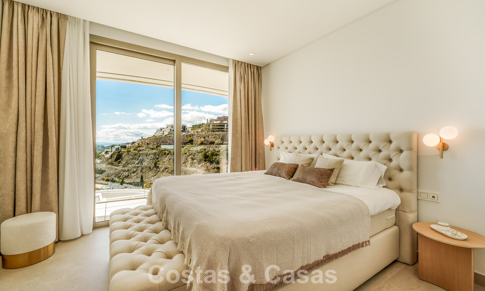 Appartement de prestige de 3 chambres à vendre avec vue sur la mer, le golf et les montagnes à La Quinta, Marbella - Benahavis 778736
