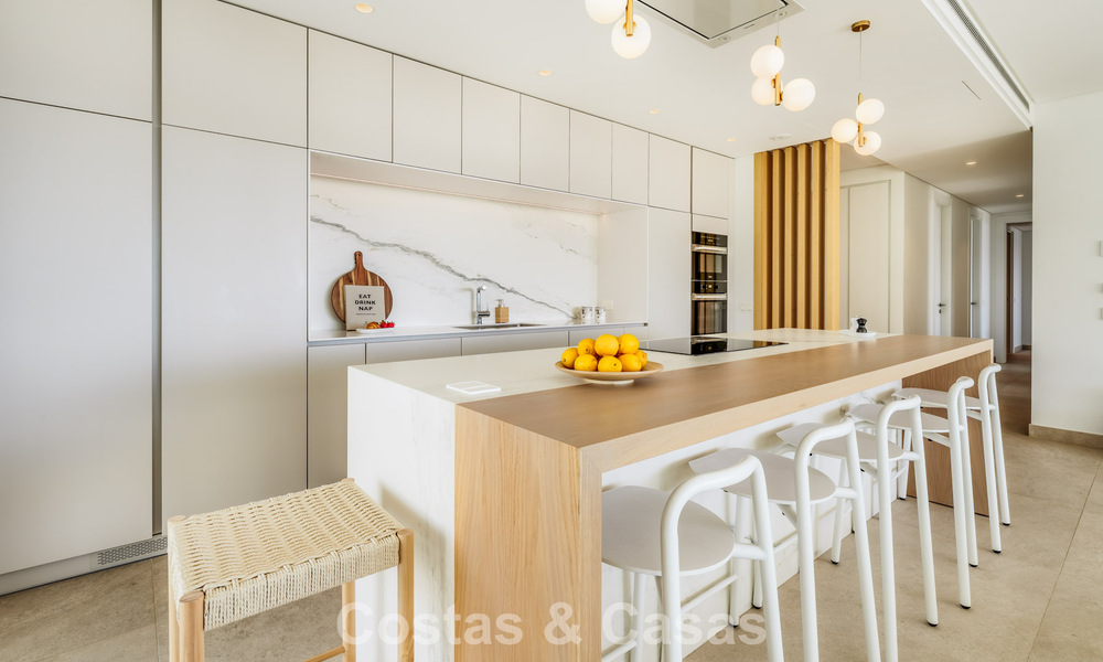 Appartement de prestige de 3 chambres à vendre avec vue sur la mer, le golf et les montagnes à La Quinta, Marbella - Benahavis 778737