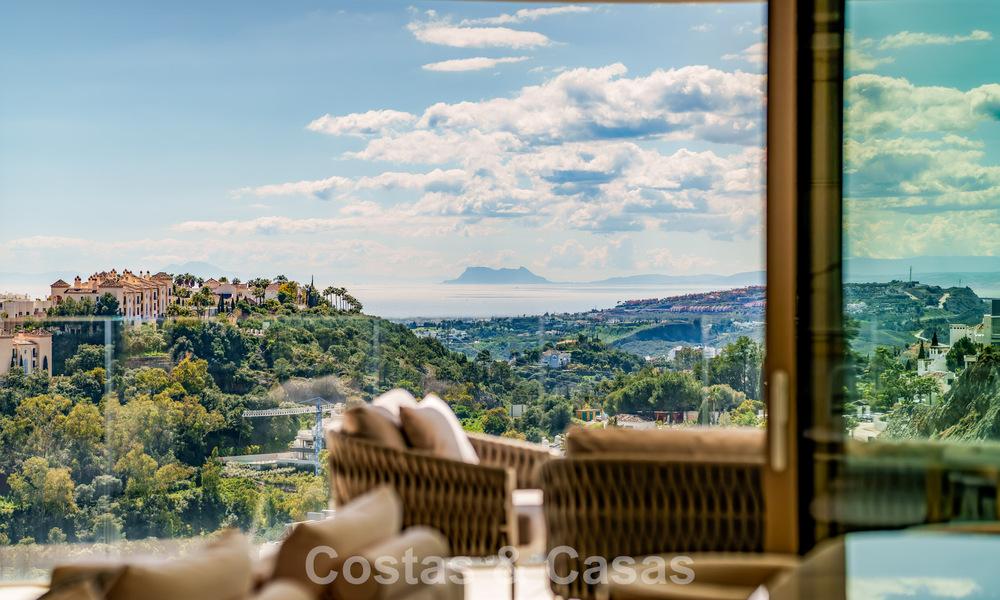 Appartement de prestige de 3 chambres à vendre avec vue sur la mer, le golf et les montagnes à La Quinta, Marbella - Benahavis 778743