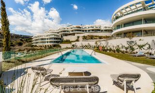 Appartement de prestige de 3 chambres à vendre avec vue sur la mer, le golf et les montagnes à La Quinta, Marbella - Benahavis 778744 