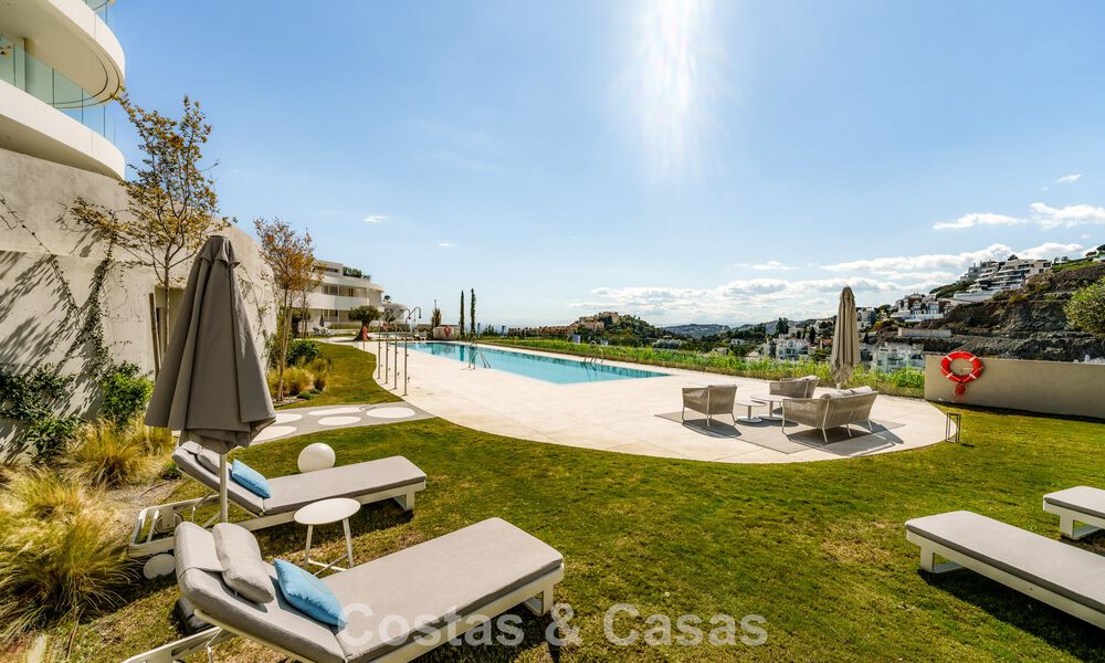 Appartement de prestige de 3 chambres à vendre avec vue sur la mer, le golf et les montagnes à La Quinta, Marbella - Benahavis 778745