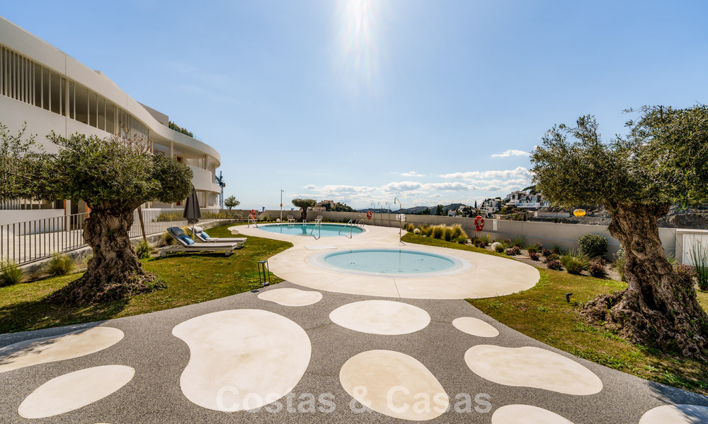 Appartement de prestige de 3 chambres à vendre avec vue sur la mer, le golf et les montagnes à La Quinta, Marbella - Benahavis 778746