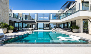 Villa moderne prête à emménager à vendre, en bordure du terrain de golf dans un quartier recherché de Marbella - Benahavis 778667 