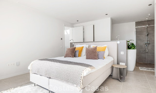 Villa moderne prête à emménager à vendre, en bordure du terrain de golf dans un quartier recherché de Marbella - Benahavis 778694 