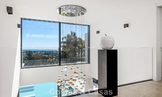 Villa moderne prête à emménager à vendre, en bordure du terrain de golf dans un quartier recherché de Marbella - Benahavis 778697 