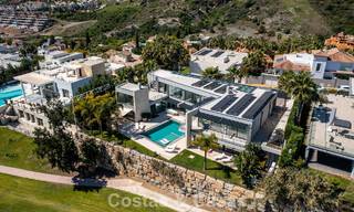 Villa moderne prête à emménager à vendre, en bordure du terrain de golf dans un quartier recherché de Marbella - Benahavis 778709 