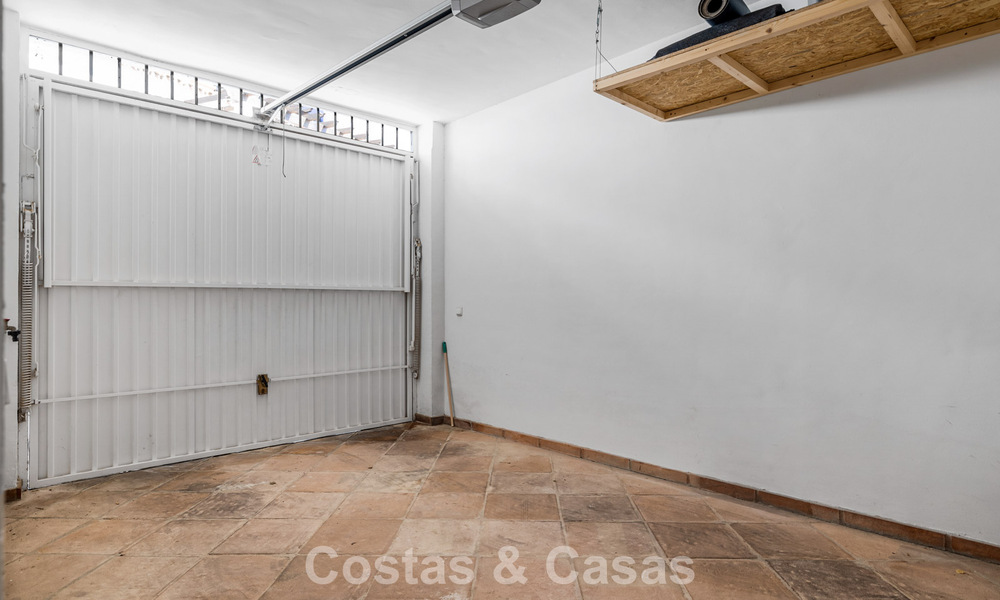 Spacieuse maison de ville à vendre avec vue sur la mer dans une urbanisation fermée dans les collines de Marbella - Benahavis 778925