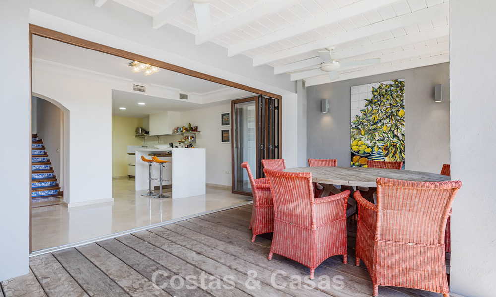 Spacieuse maison de ville à vendre avec vue sur la mer dans une urbanisation fermée dans les collines de Marbella - Benahavis 778936