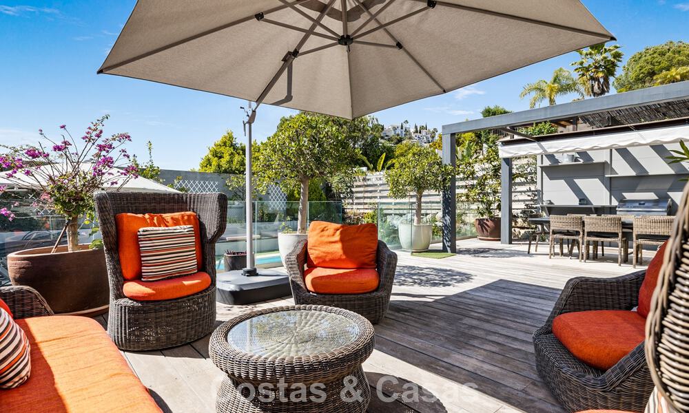 Spacieuse maison de ville à vendre avec vue sur la mer dans une urbanisation fermée dans les collines de Marbella - Benahavis 778938