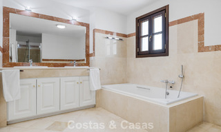 Spacieuse maison de ville à vendre avec vue sur la mer dans une urbanisation fermée dans les collines de Marbella - Benahavis 778952 