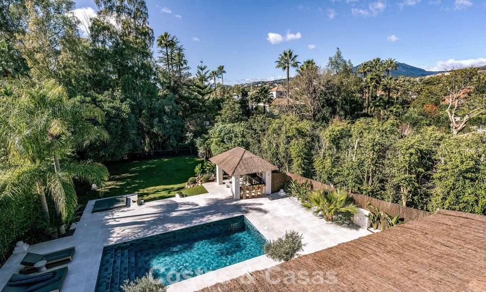 Villa de luxe contemporaine rénovée, prête à emménager, à vendre au cœur de la vallée du golf de Nueva Andalucia, Marbella 778814