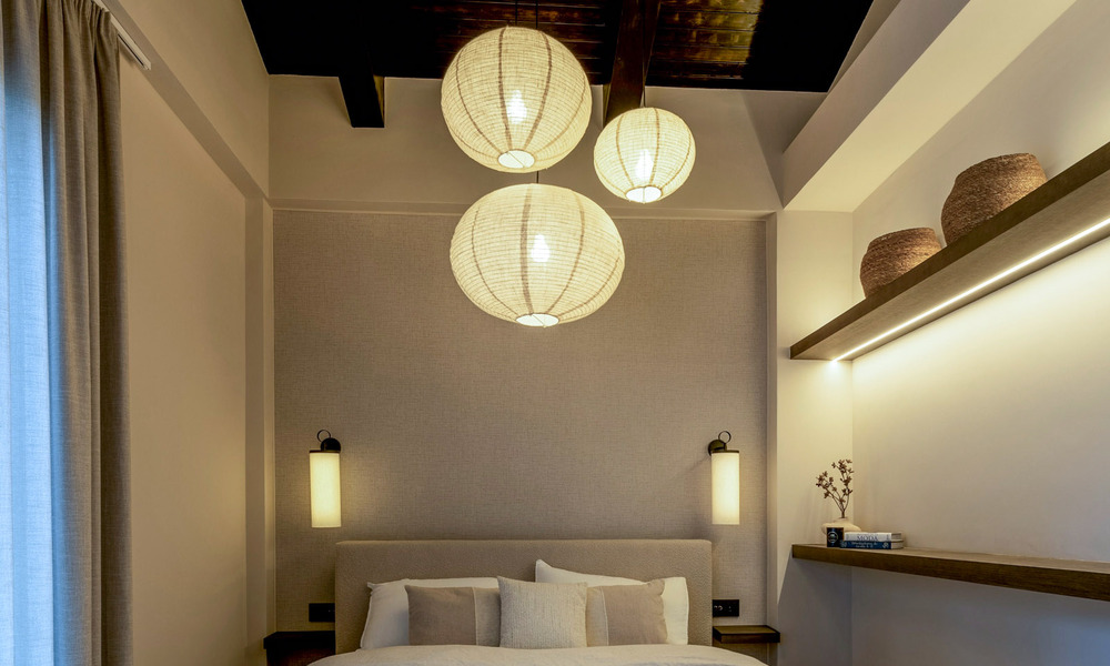 Villa de luxe contemporaine rénovée, prête à emménager, à vendre au cœur de la vallée du golf de Nueva Andalucia, Marbella 778815