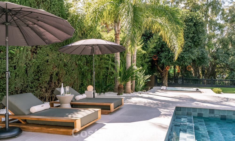 Villa de luxe contemporaine rénovée, prête à emménager, à vendre au cœur de la vallée du golf de Nueva Andalucia, Marbella 778825