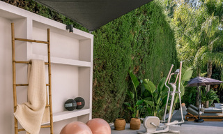 Villa de luxe contemporaine rénovée, prête à emménager, à vendre au cœur de la vallée du golf de Nueva Andalucia, Marbella 778826 