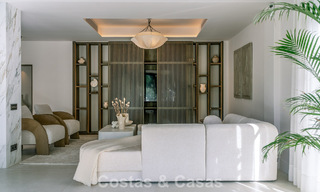 Villa de luxe contemporaine rénovée, prête à emménager, à vendre au cœur de la vallée du golf de Nueva Andalucia, Marbella 778831 