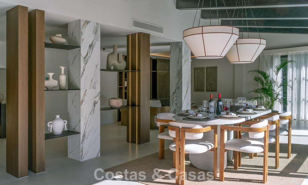 Villa de luxe contemporaine rénovée, prête à emménager, à vendre au cœur de la vallée du golf de Nueva Andalucia, Marbella 778832