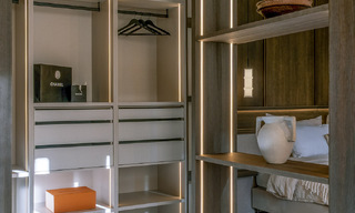 Villa de luxe contemporaine rénovée, prête à emménager, à vendre au cœur de la vallée du golf de Nueva Andalucia, Marbella 778844 