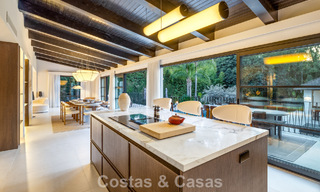 Villa de luxe contemporaine rénovée, prête à emménager, à vendre au cœur de la vallée du golf de Nueva Andalucia, Marbella 796771 