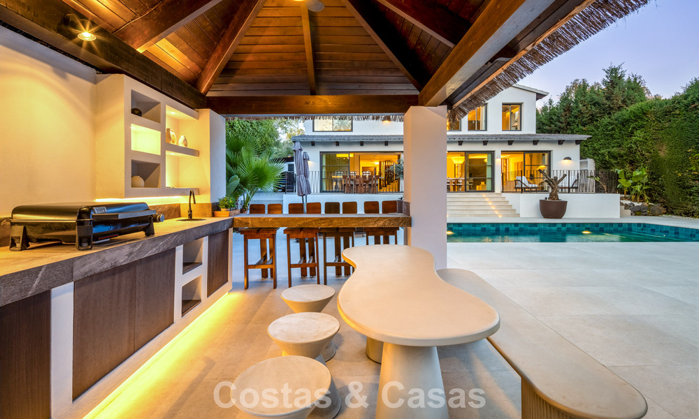 Villa de luxe contemporaine rénovée, prête à emménager, à vendre au cœur de la vallée du golf de Nueva Andalucia, Marbella 796773