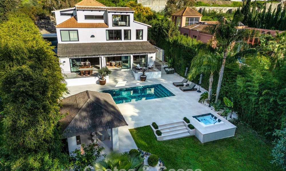 Villa de luxe contemporaine rénovée, prête à emménager, à vendre au cœur de la vallée du golf de Nueva Andalucia, Marbella 796787