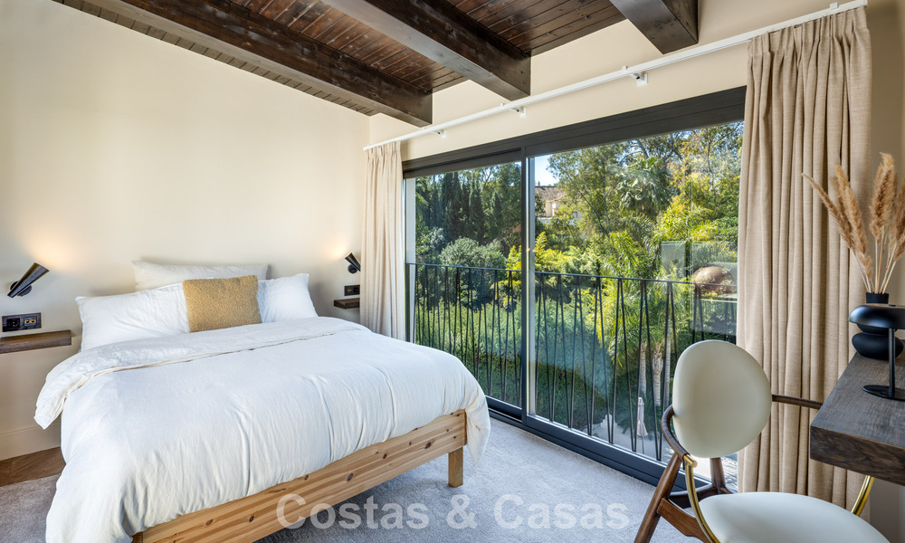 Villa de luxe contemporaine rénovée, prête à emménager, à vendre au cœur de la vallée du golf de Nueva Andalucia, Marbella 796788