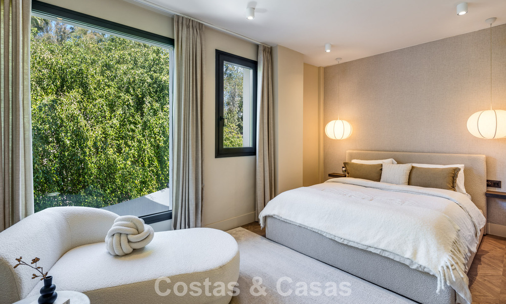 Villa de luxe contemporaine rénovée, prête à emménager, à vendre au cœur de la vallée du golf de Nueva Andalucia, Marbella 796790