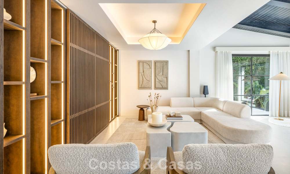 Villa de luxe contemporaine rénovée, prête à emménager, à vendre au cœur de la vallée du golf de Nueva Andalucia, Marbella 796805