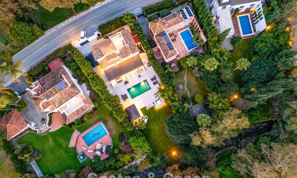 Villa de luxe contemporaine rénovée, prête à emménager, à vendre au cœur de la vallée du golf de Nueva Andalucia, Marbella 796810