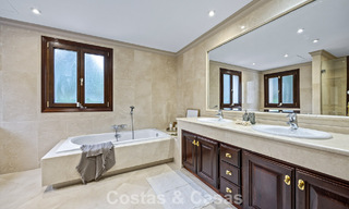 Villa luxueuse à l'architecture unique à vendre entourée de terrains de golf à Benahavis - Marbella 778870 