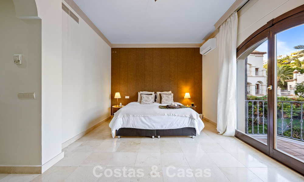 Villa luxueuse à l'architecture unique à vendre entourée de terrains de golf à Benahavis - Marbella 778878