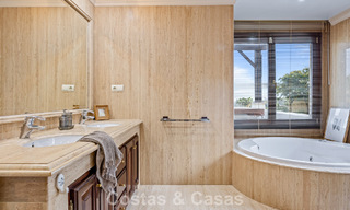 Villa luxueuse à l'architecture unique à vendre entourée de terrains de golf à Benahavis - Marbella 778883 