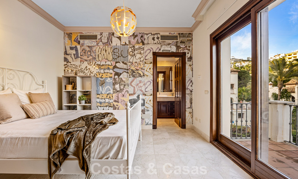 Villa luxueuse à l'architecture unique à vendre entourée de terrains de golf à Benahavis - Marbella 778891