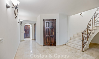 Villa luxueuse à l'architecture unique à vendre entourée de terrains de golf à Benahavis - Marbella 778896 