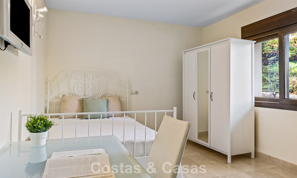 Villa luxueuse à l'architecture unique à vendre entourée de terrains de golf à Benahavis - Marbella 778898