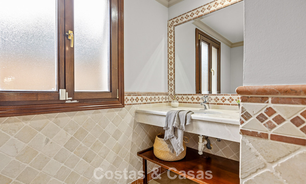 Villa luxueuse à l'architecture unique à vendre entourée de terrains de golf à Benahavis - Marbella 778901