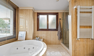 Villa luxueuse à l'architecture unique à vendre entourée de terrains de golf à Benahavis - Marbella 778903 