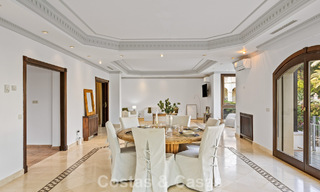 Villa luxueuse à l'architecture unique à vendre entourée de terrains de golf à Benahavis - Marbella 778911 