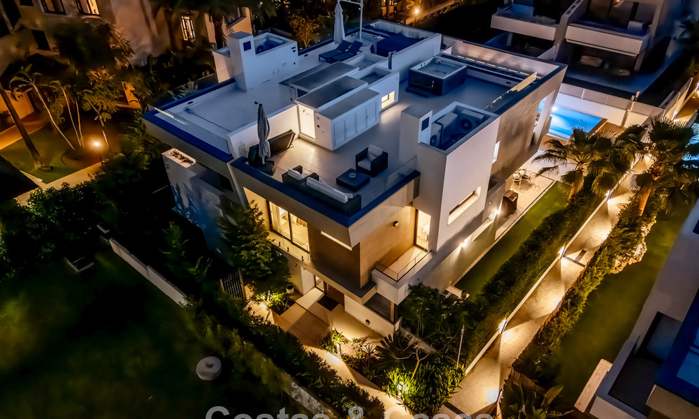 Maison de luxe prête à emménager à vendre à distance de marche de la plage et de Puerto Banus, Marbella 779229