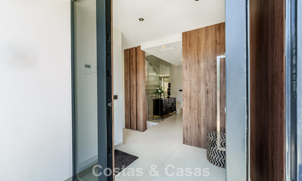 Maison de luxe prête à emménager à vendre à distance de marche de la plage et de Puerto Banus, Marbella 779245