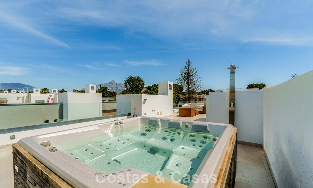 Maison de luxe prête à emménager à vendre à distance de marche de la plage et de Puerto Banus, Marbella 779252