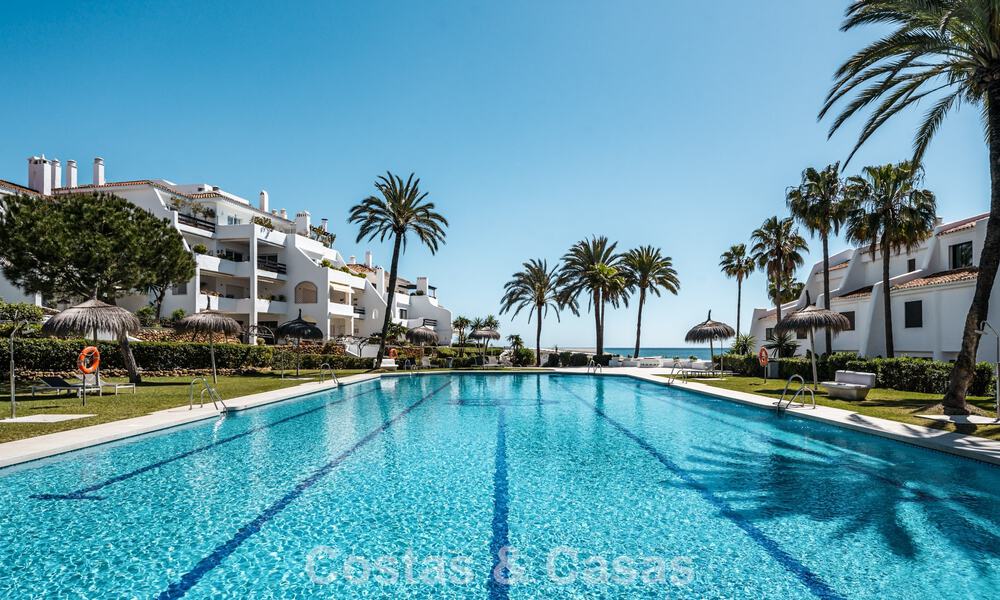 Appartement de plage rénové de première classe avec vue sur la mer à vendre sur le Golden Mile de Marbella 779044