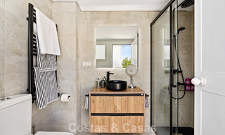 Penthouse en première ligne de golf avec vue sur le golf et la mer à vendre dans une communauté fermée de Nueva Andalucia, Marbella 779090 