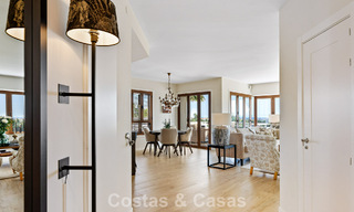 Penthouse en première ligne de golf avec vue sur le golf et la mer à vendre dans une communauté fermée de Nueva Andalucia, Marbella 779100 