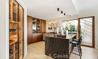 Penthouse en première ligne de golf avec vue sur le golf et la mer à vendre dans une communauté fermée de Nueva Andalucia, Marbella 779103 