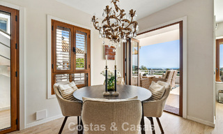 Penthouse en première ligne de golf avec vue sur le golf et la mer à vendre dans une communauté fermée de Nueva Andalucia, Marbella 779106 